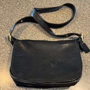 Vintage coach leather Patricia legacy front flap crossbody purse
